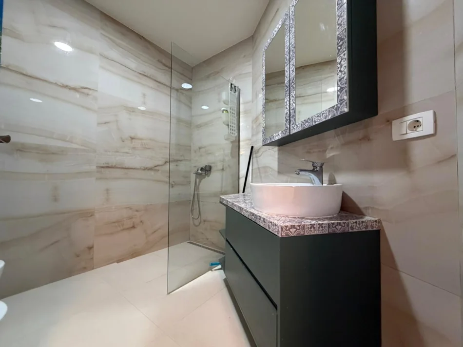 Tirane, shitet apartament 1+1+Ballkon Kati 2, 82 m² 140.000 € (Kodra Diellit 2)