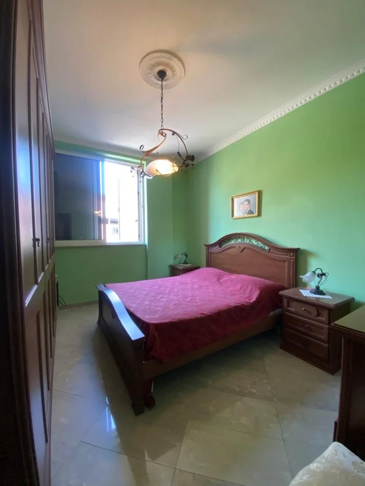 Tirane, jepet me qera apartament 2+1+Aneks+Ballkon Kati 2, 99 m² 800 € (PAZARI I RI)