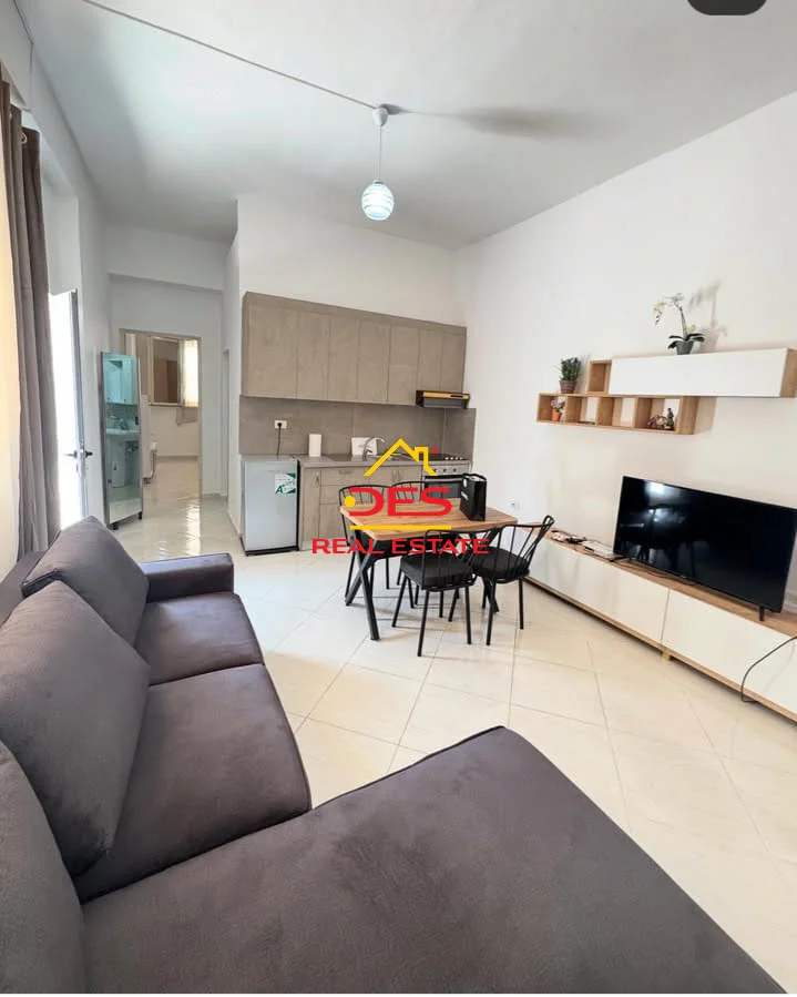 Vlore, jepet me qera shtepi 1+1+Ballkon Kati 1, 75 m² 380 € ( Vendndodhja: Rruga Shyqyri Ali Merka, Vlorë)