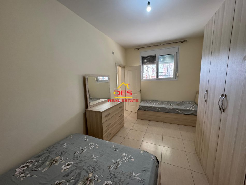 Vlore, jepet me qera apartament 1+1 Kati 0, 65 m² 250 € (Rruga Çamëria)