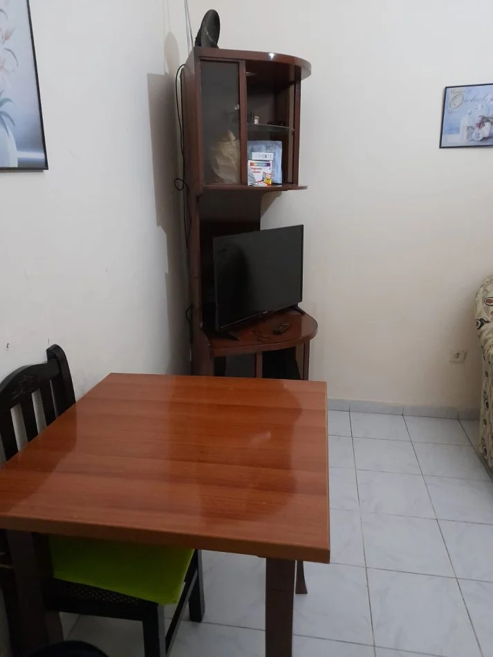 Tirane, jepet me qera apartament 1+1+Ballkon Kati 3, 70 m² 550 € (Bulevardi zogu I)