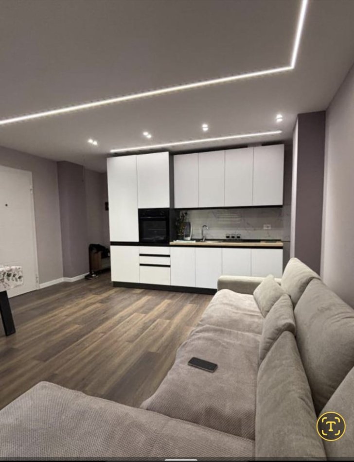 Tirane, jepet me qera apartament 1+1 Kati 1, 70 m² 700 € (Stacioni i Trenit)