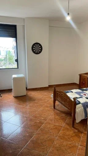 Tirane, jepet me qera apartament 2+1 , 106 m² 500 € (Prane KMY, Yzberisht)