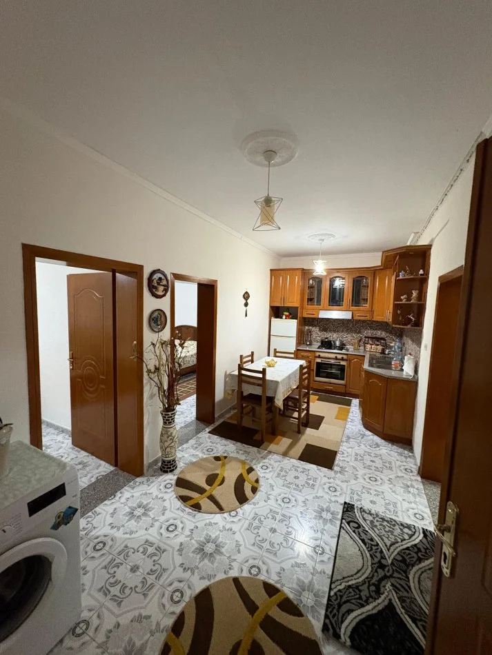 Durres, jepet me qera apartament 3+1+Ballkon Kati 2, 100 m² 320 € (cezma e ferres)