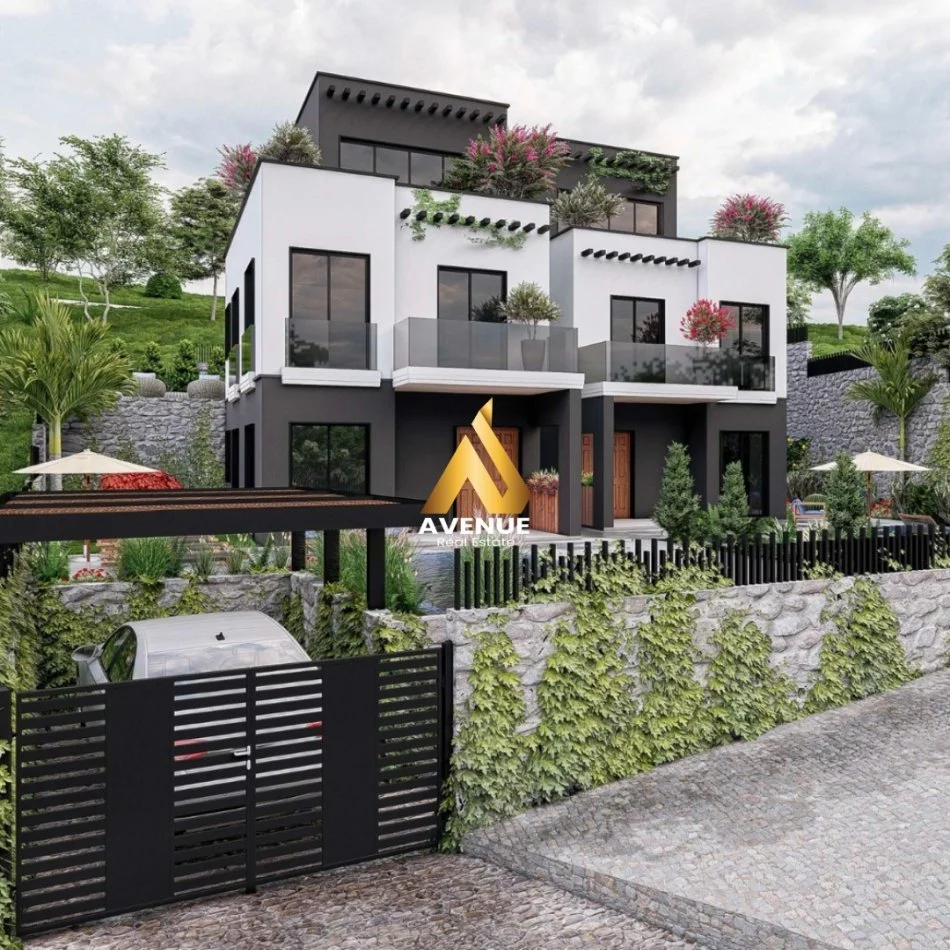 Shqiperi, shitet Vile 3 kateshe me pishine  300 m² (borsh)