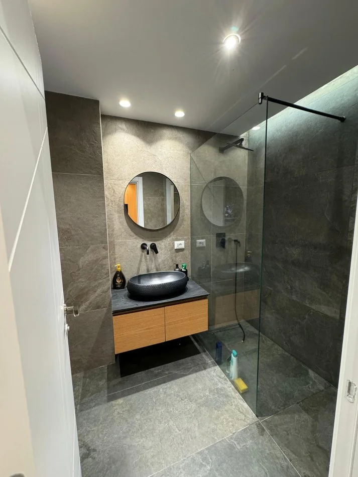 Tirane, jepet me qera apartament 1+1 Kati 4, 58 m² 900 € (Afer Kompleksit olimpik)