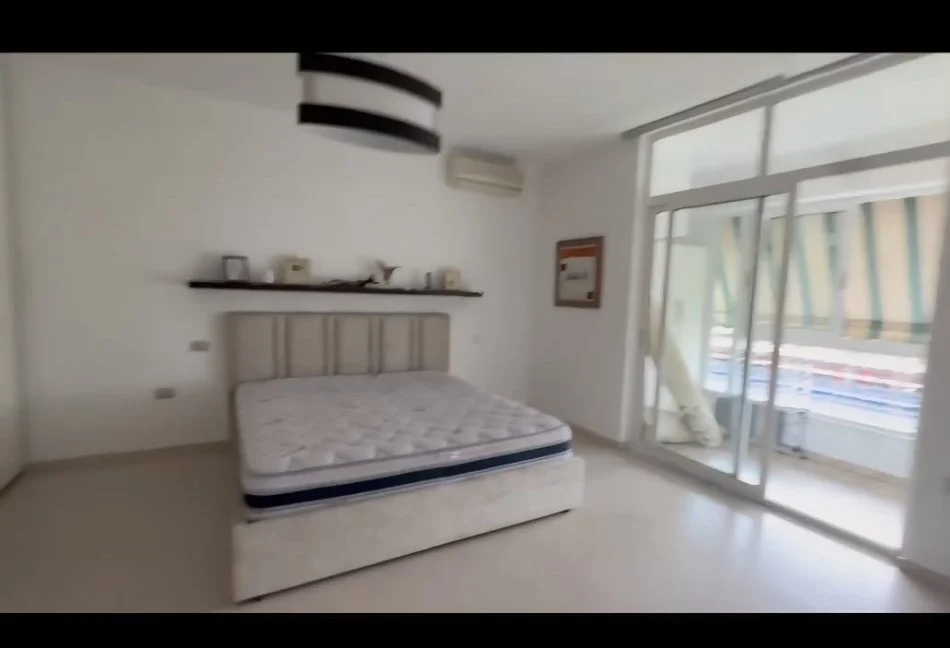 Tirane, jepet me qera apartament 2+1+Ballkon Kati 7, 800 € (Kika 1 ,Komuna e Parisit)