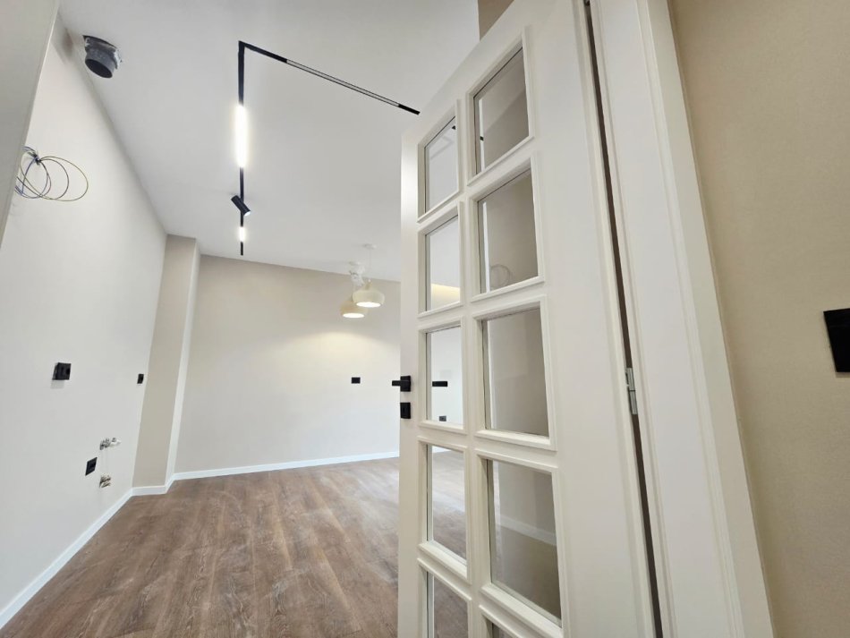 Tirane, shitet apartament 2+1 , 101 m² 255.000 € (Komuna e Parisit)