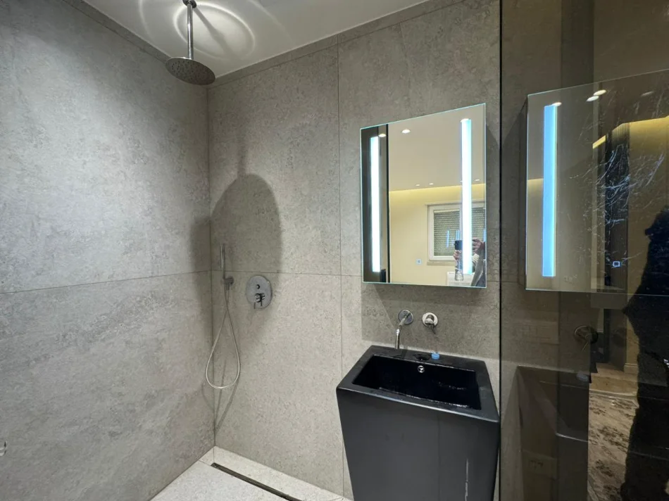 Tirane, shitet apartament 1+1+Ballkon Kati 6, 105 m² 170.000 € (SOKRAT MIHO)