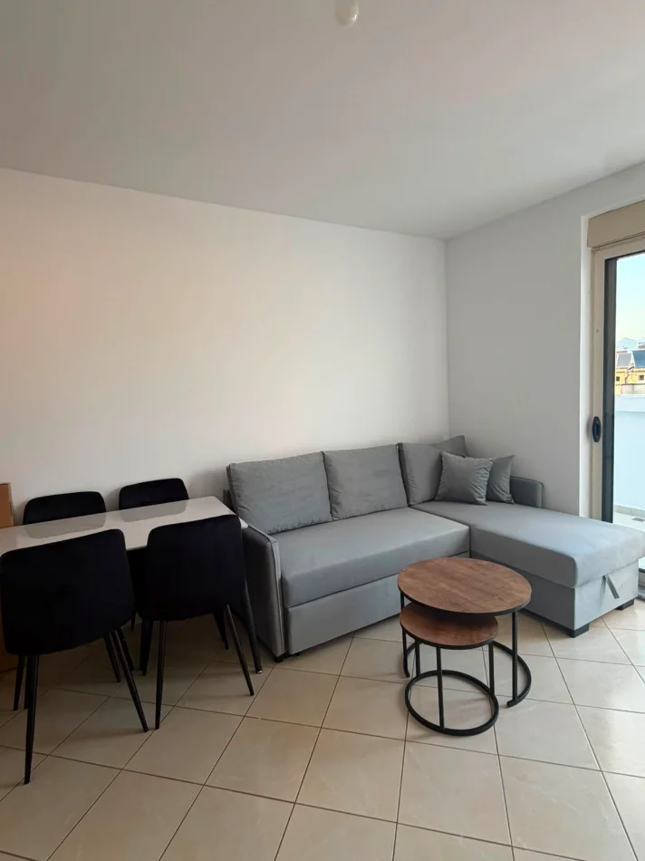 Tirane, shitet apartament 1+1+Ballkon Kati 9, 90 m² 123.500 € 