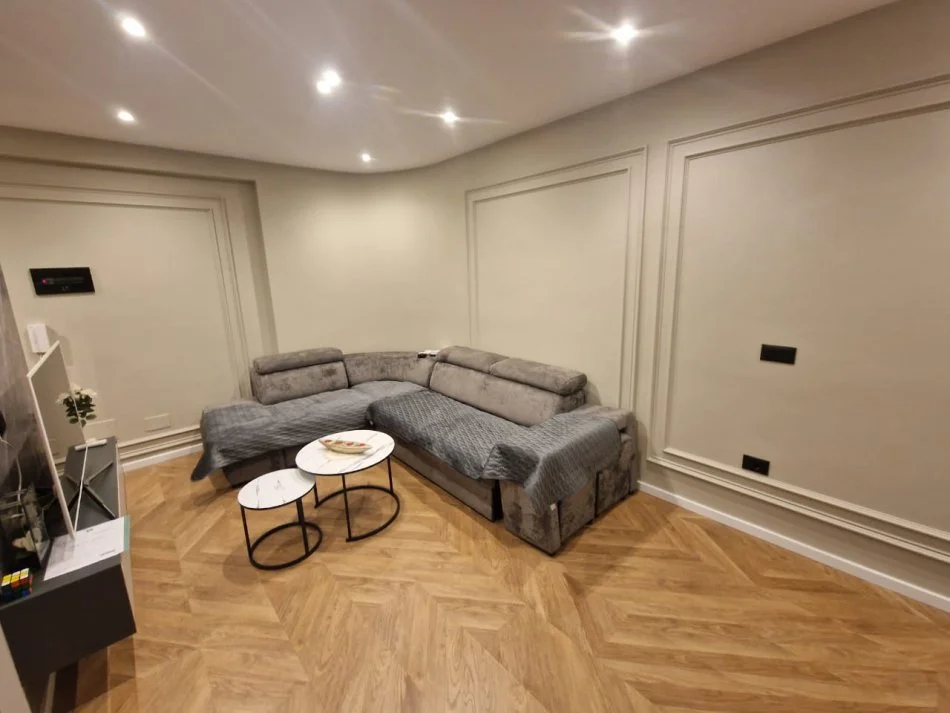 Tirane, shitet apartament 1+1 , 73 m² 165.000 € (kodra diellit 1)