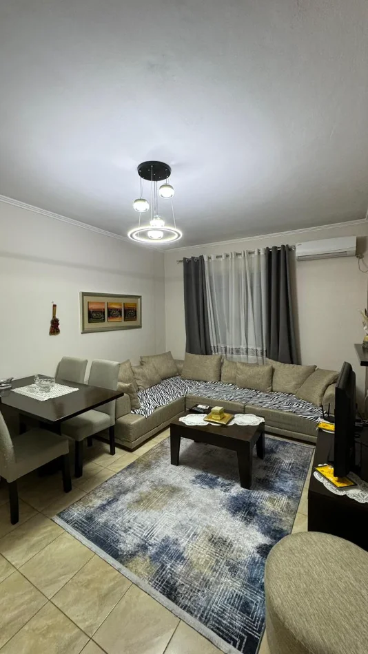 Tirane, jepet me qera apartament 2+1 Kati 5, 75 m² 500 € (Astir)