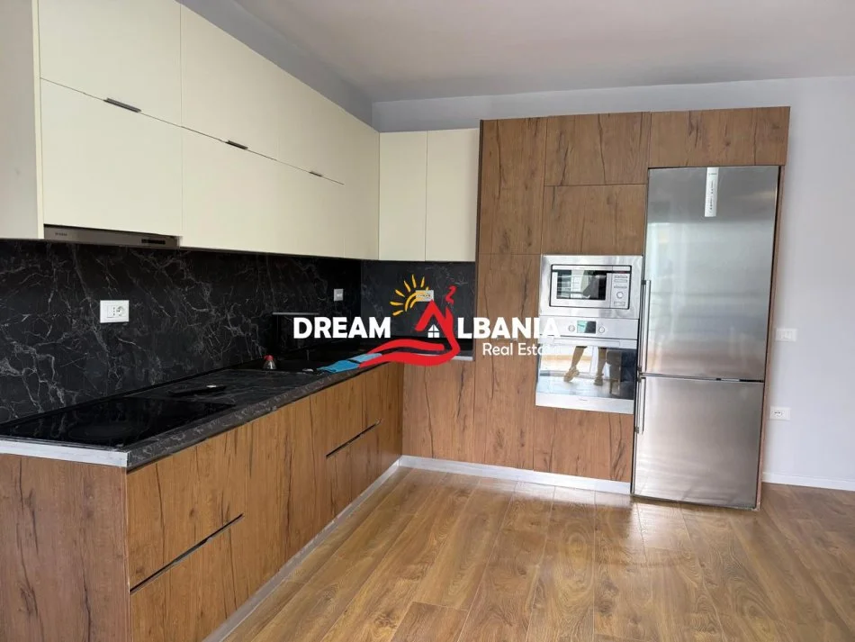 Tirane, jepet me qera apartament 1+1 Kati 6, 70 m² 500 € (Rruga 5 Maji, prane Concord Center)