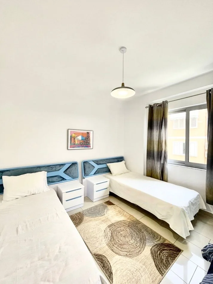 Tirane, jepet me qera 2+1+Ballkon , 600 € 