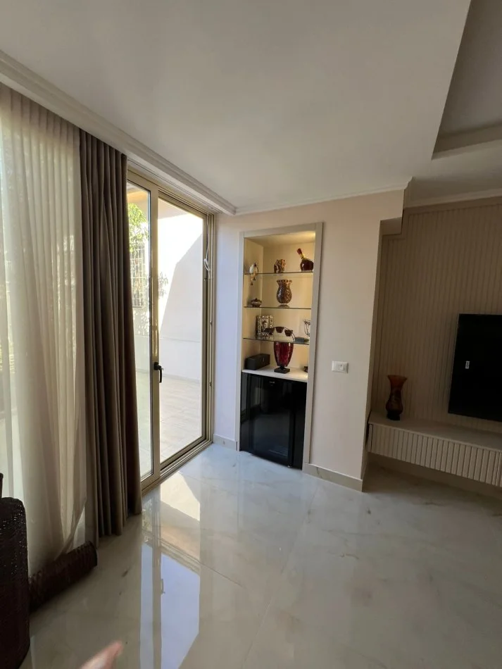 jepet me qera Vile Kati 2, 150 m² 2.000 € (Xhamlliku)