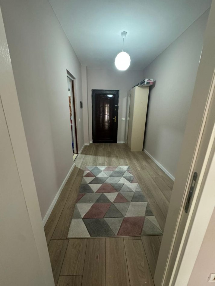 Tirane, jepet me qera apartament 2+1 Kati 4, 100 m² 500 € (rruga e thesarit)