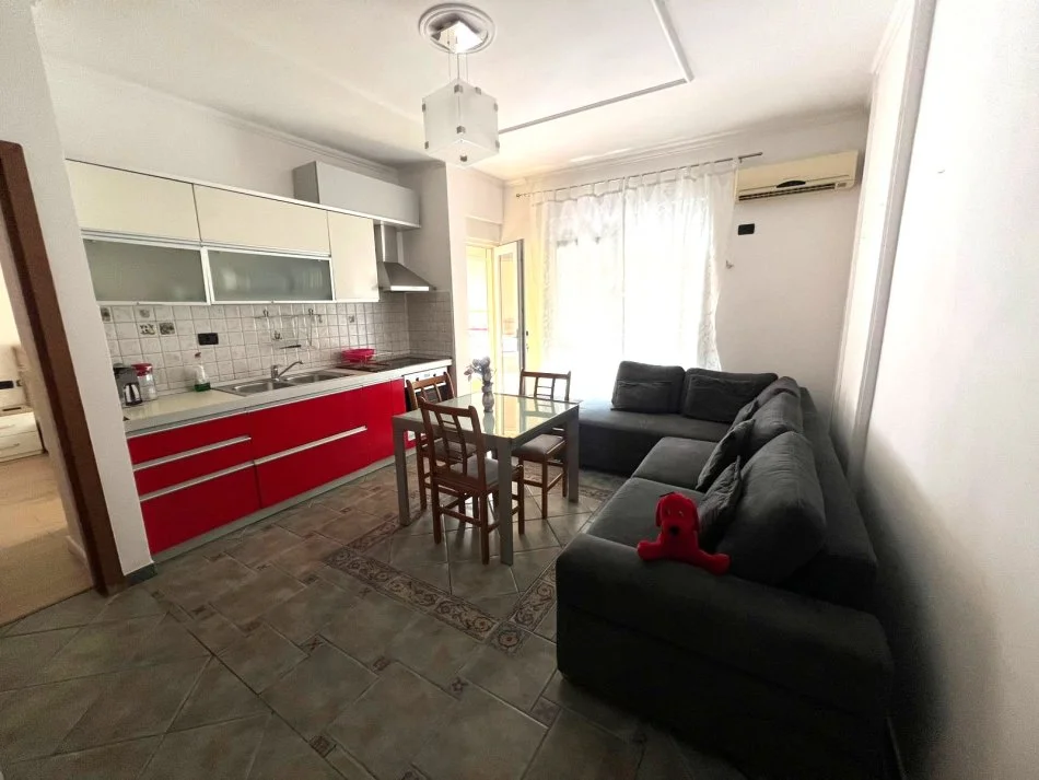 Tirane, jepet me qera apartament 1+1 , 73 m² 700 € (Delijorgji)