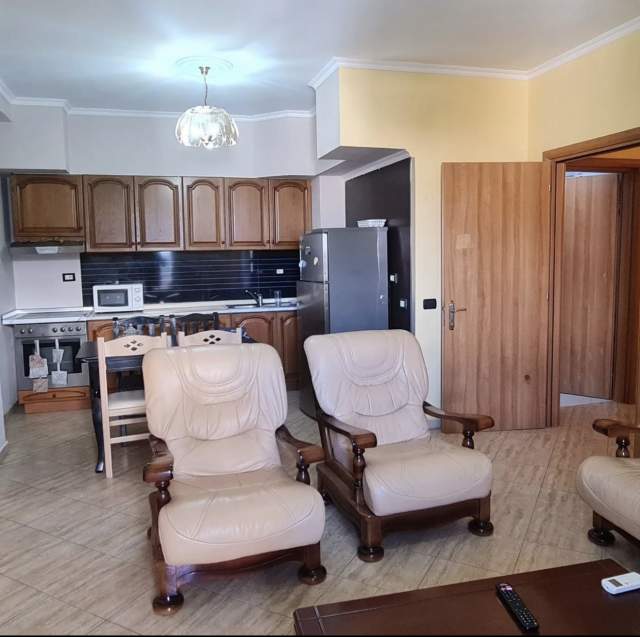 Tirane, jepet me qera apartament 3+1+BLK Kati 1, 130 m² 390 Euro (Kodra e Diellit 1)