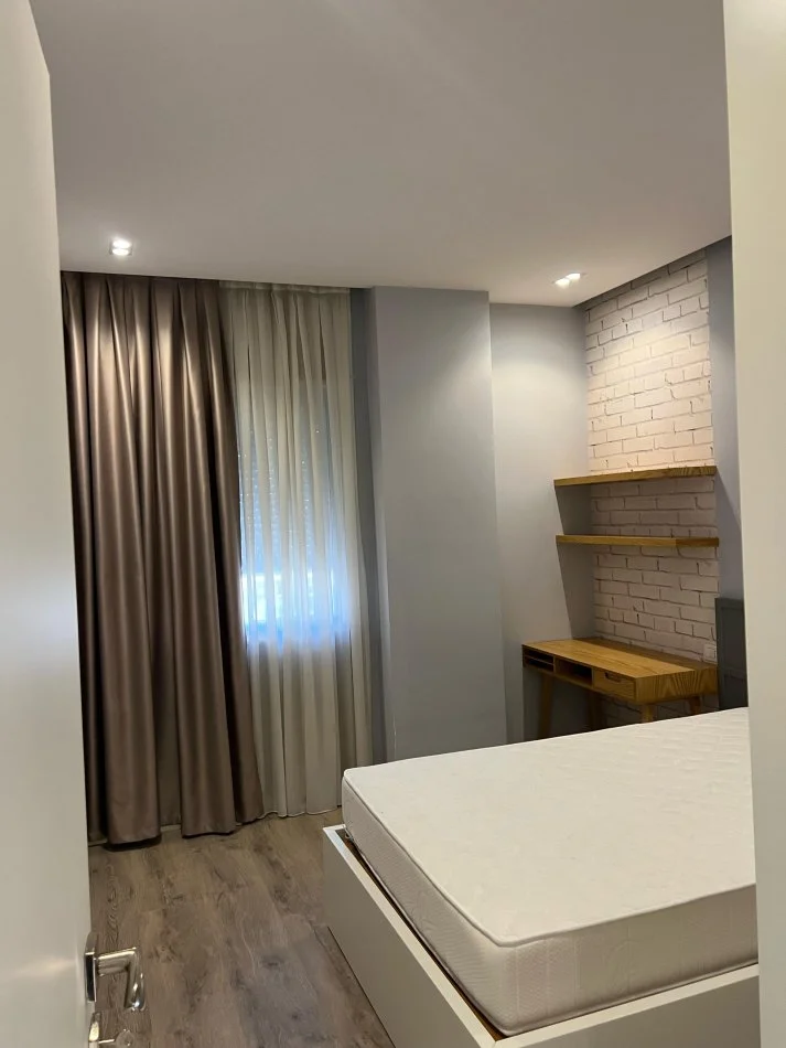 Tirane, jepet me qera apartament 2+1+Ballkon Kati 2, 100 m² 800 € (Don Bosko)