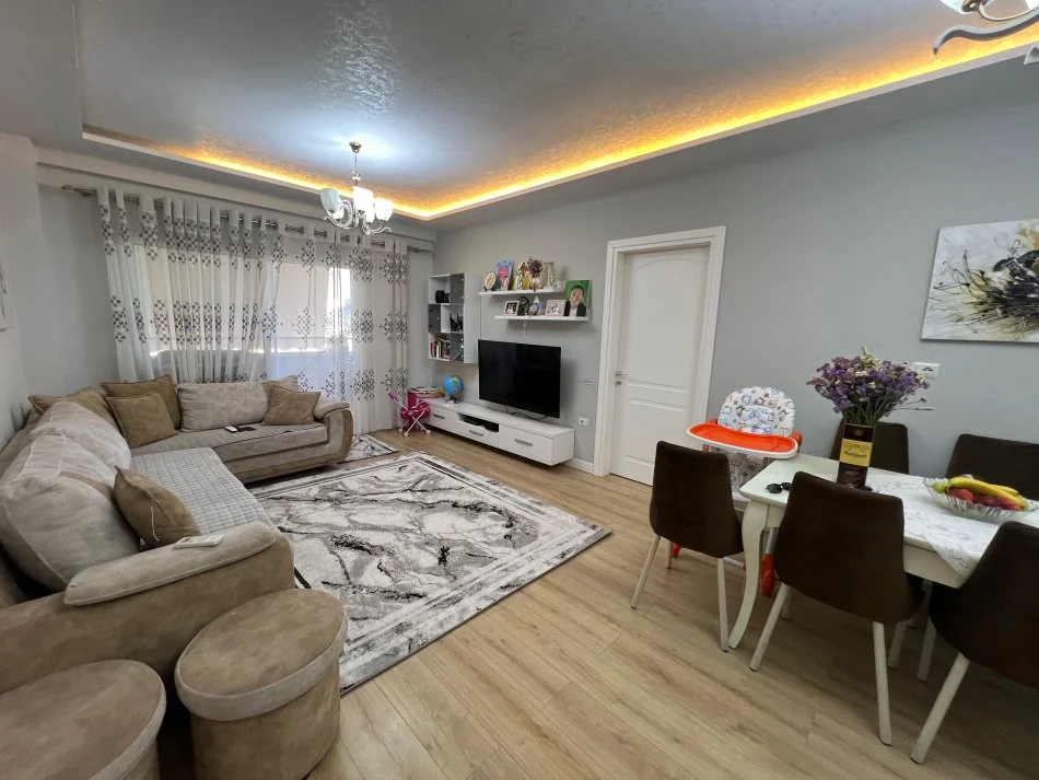 Tirane, shitet apartament 2+1+Aneks+Ballkon Kati 6, 102 m² 140.000 € (Yzberisht)