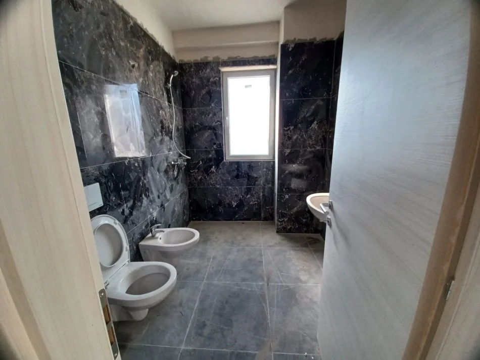 Tirane, shitet apartament 3+1+2+2 Ballkone Kati 8, 144 m² 230.352 € (E88 Construction, Kupola)