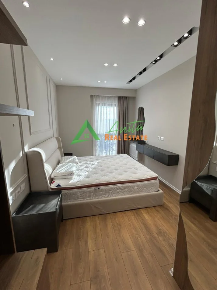 Tirane, jepet me qera apartament 1+1 Kati 20, 77 m² 1.000 € (Rruga e Kavajes)