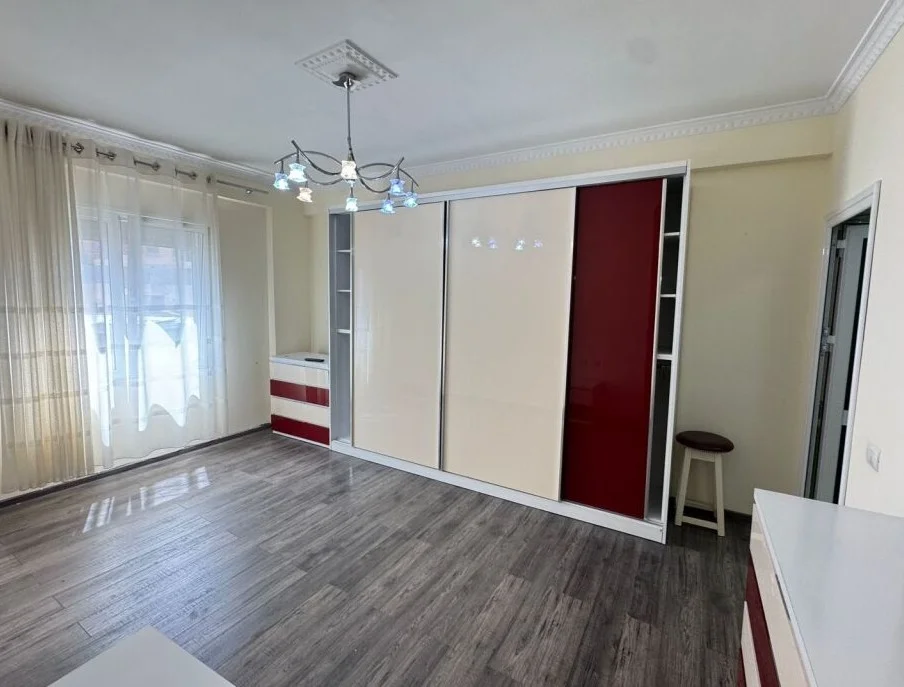Tirane, shitet apartament 2+1+Aneks+Ballkon Kati 5, 94 m² 258.000 € (Kopshti Zoologjik)