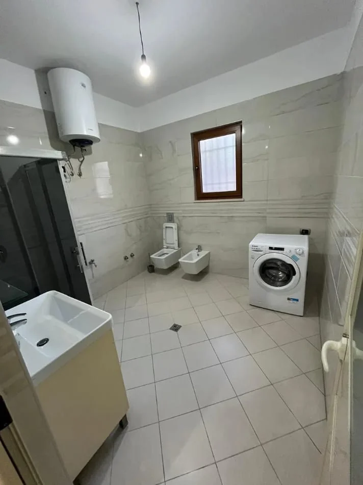 Tirane, jepet me qera apartament 2+1 Kati 2, 100 m² 475 € (Kodra e Priftit)