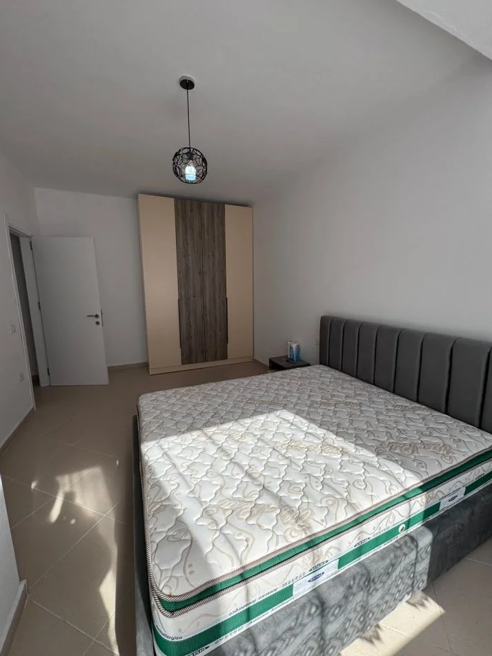 Tirane, jepet me qera apartament 2+1+Ballkon Kati 3, 100 m² 350 € (rruga Ramazan Gaxherri)