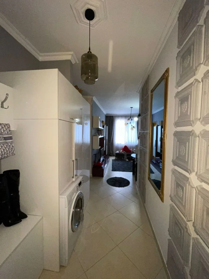 Tirane, jepet me qera apartament 2+1, Kati 4, 90 m² 400 € (Komuna e Parisit , Eleonora)