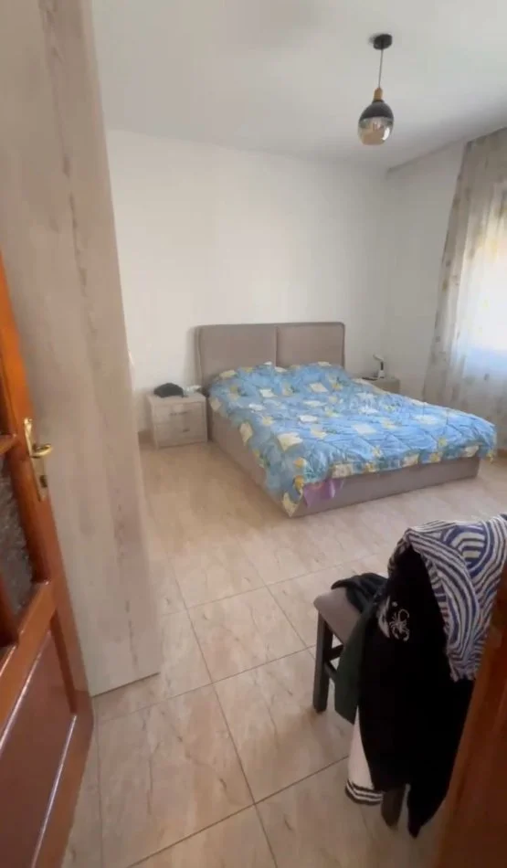 Tirane, jepet me qera apartament 1+1+Ballkon Kati 3, 60 m² 380 € (rruga Don Bosko)