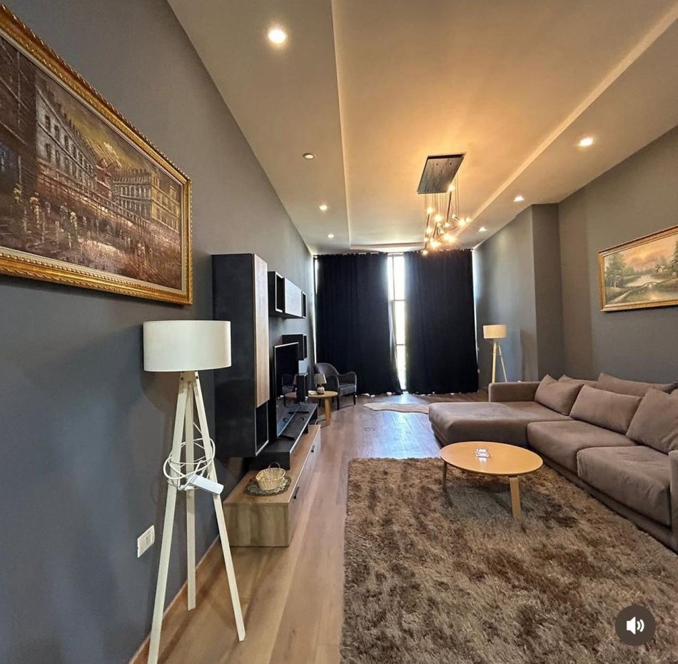 Tirane, jepet me qera apartament 1+1 Kati 1, 70 m² 650 € (liqeni i thate)