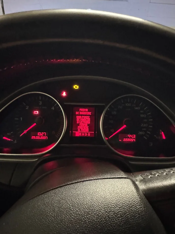 Vlore, Nafte, e zeze automatik Kondicioner 22.000 km 600.000 €