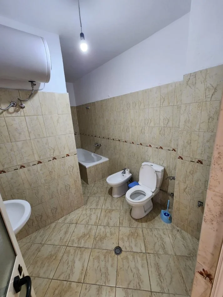 Durres, shitet apartament 1+1+Ballkon Kati 5, 85 m² 100.000 € 