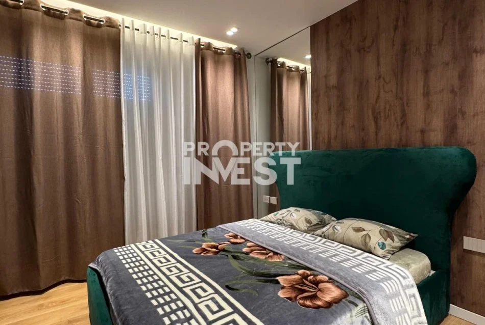 Tirane, jepet me qera apartament 3+1 Kati 8, 130 m² 1.500 € (Liqeni That)