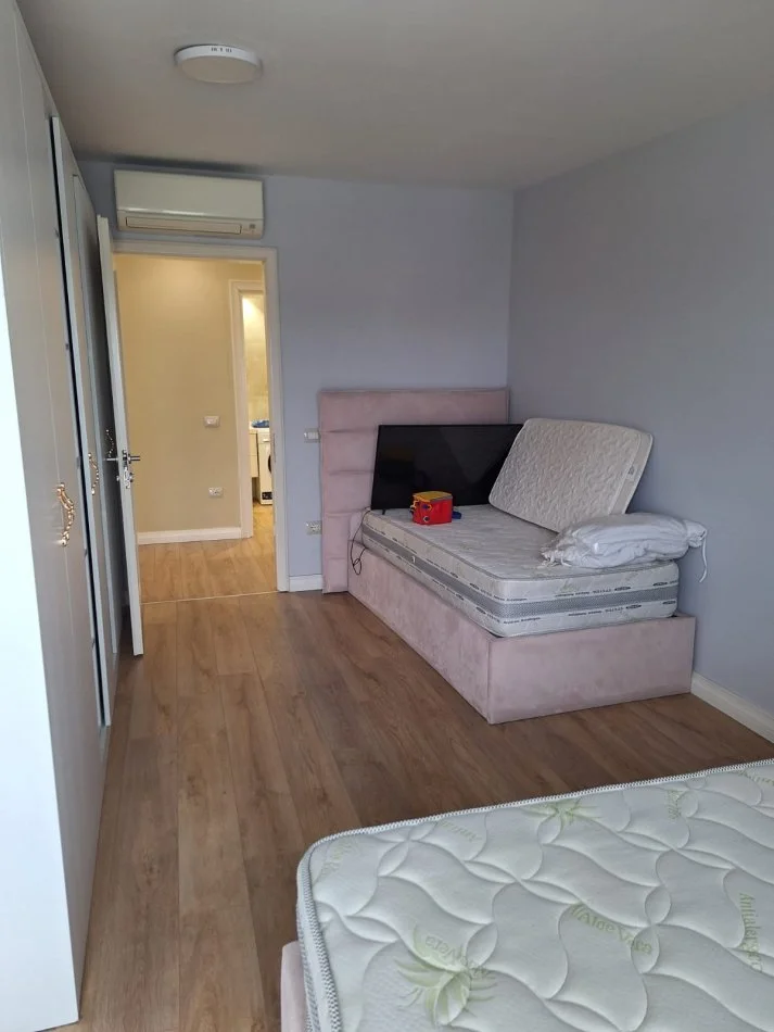 Tirane, shes apartament 3+1+Ballkon Kati 9, 159 m² 280.000 € (Kopshti botanik)