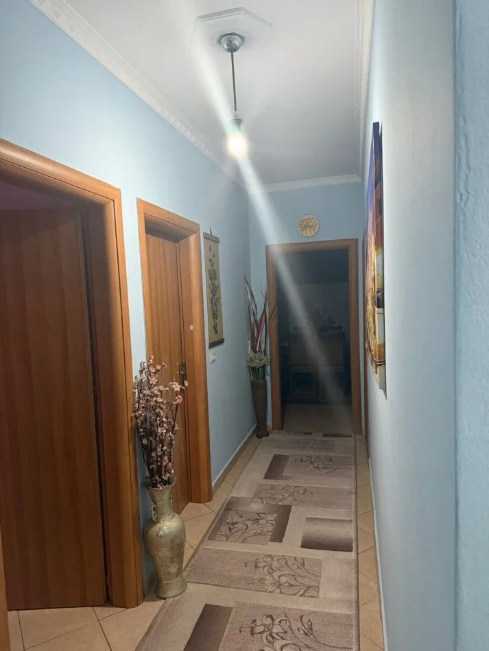 Tirane, jepet me qera apartament 2+1+Aneks+Ballkon Kati 4, 100 m² 450 € (Teodor Keko)