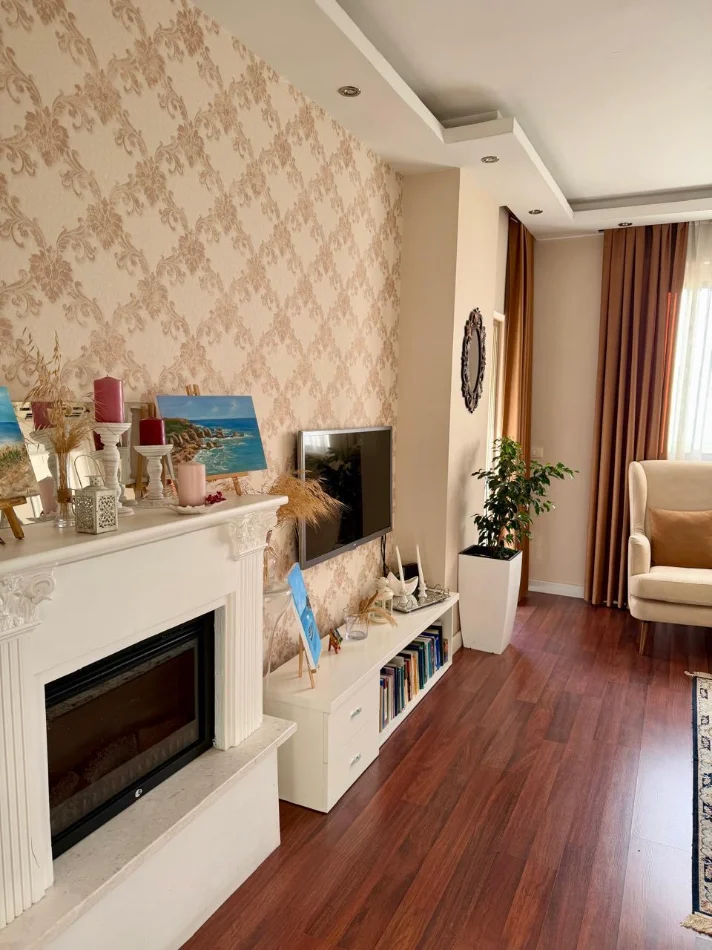 Durres, jepet me qera apartament 2+1 , 68 m² 700 € 