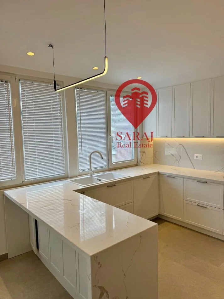 Tirane, shitet apartament+verande | Penthouse 3+1+Aneks+Ballkon Kati 5, 310 m² 650.000 € (Liqeni i Thate)