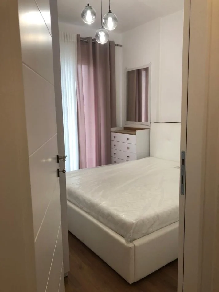 Tirane, jepet me qera apartament 1+1 Kati 6, 63 m² 550 € (Farmacia 10)