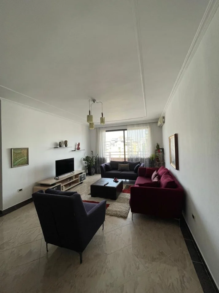 Tirane, jepet me qera apartament 2+1 Kati 8, 145 m² 800 € (Bllok,rruga Nikoll Tupe)