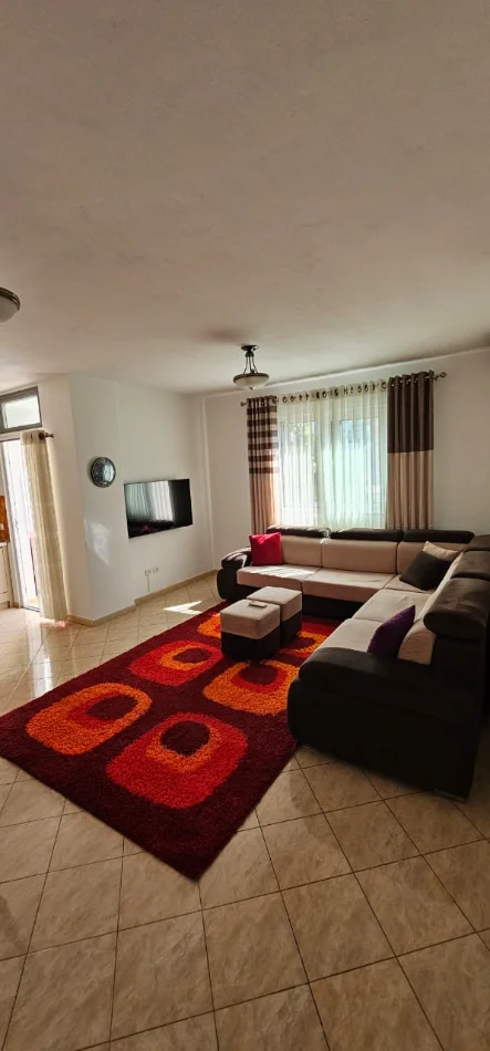 Tirane, jepet me qera 1+1+Ballkon Kati 3,