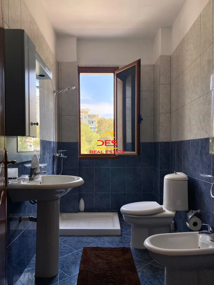 Vlore, shitet apartament 3+1+Ballkon Kati 2, 156 m² 230.000 € (Rruga Sadik Zotaj)