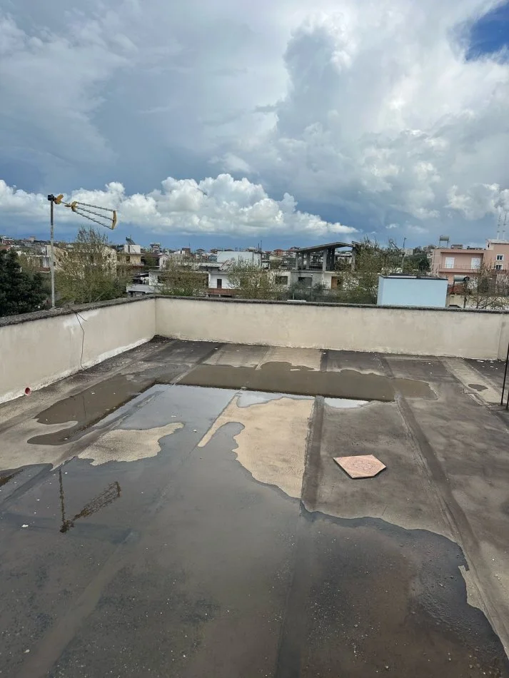 Durres, shitet shtepi 2 Katshe , 220 m² 145.000 € (Rruga Vath Turja)