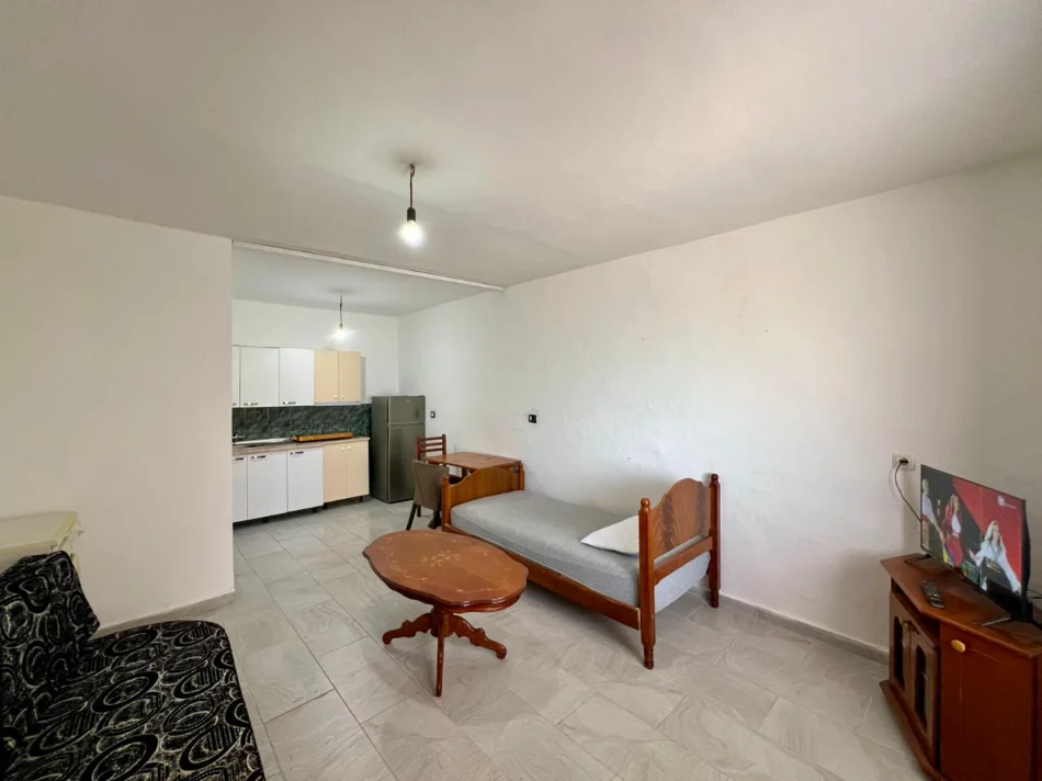 Tirane, jepet me qera garsonier 1+1 Kati 1, 28 m² 180 € (Rruga Mihal Grameno)