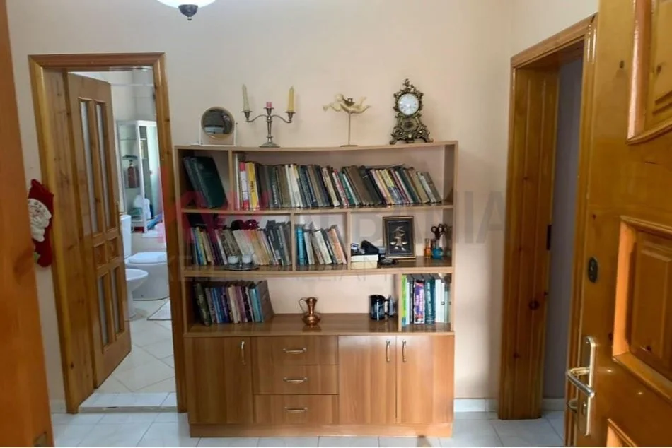 Apartament 2+1 me qira pas ministrise se drejtesise!