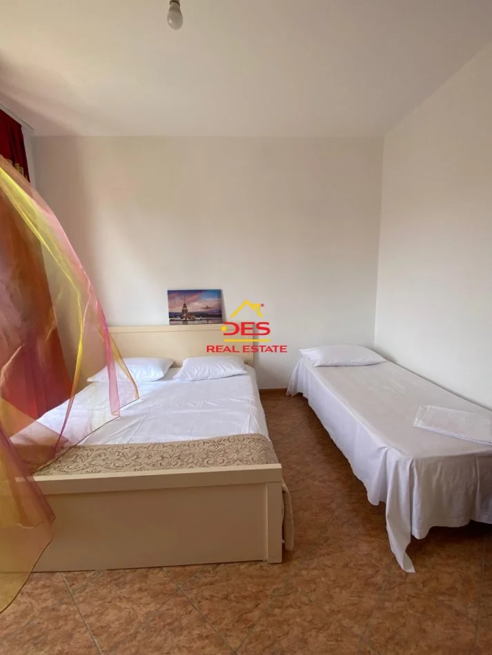 Vlore, jepet me qera Vile 2+1+Ballkon Kati 4, 180 m² 400 € (Rruga Enver Jaho)