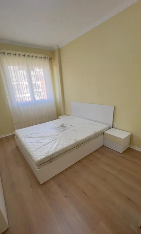Tirane, jepet me qera apartament 2+1+Ballkon Kati 9, 100 m² 550 € (Astir)