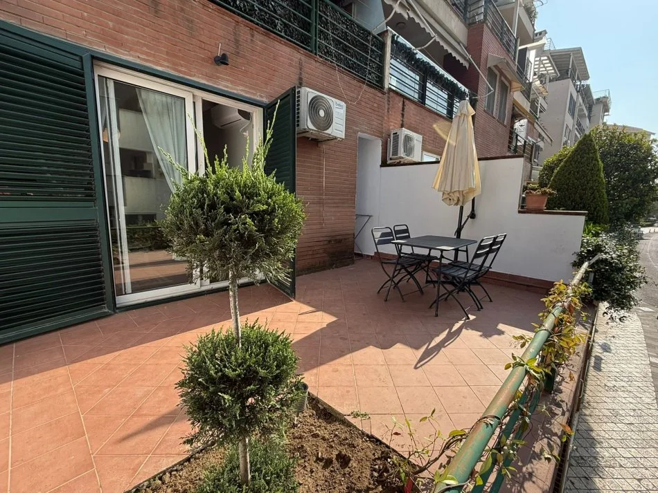 Tirane, jepet me qera apartament 1+1+Ballkon Kati 2, 49 m² 550 € (kodra e diellit 1)