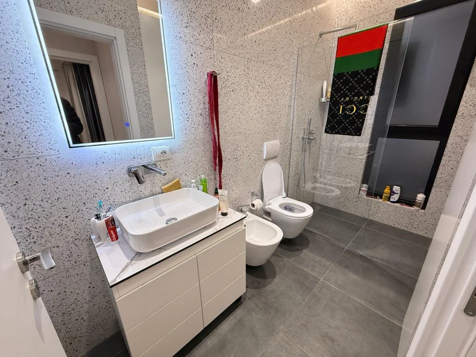 Tirane, jepet me qera apartament 1+1 Kati 4, 56 m² 500 € (Casaitalia)